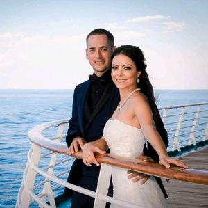 Meet your Posher, Bibi